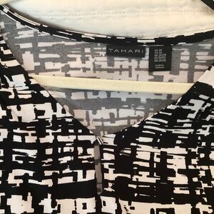 Tahari Stunning Black And White 3/4 Sleeve Top With Accent 3X  Price to sell